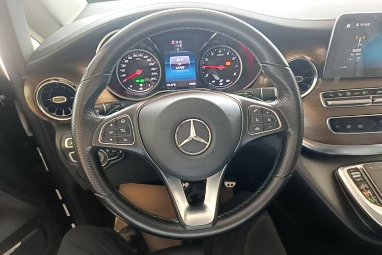 Used Mercedes-Benz V-Class 2021 V 260 L Long Wheelbase Prestige Edition Steering Wheel