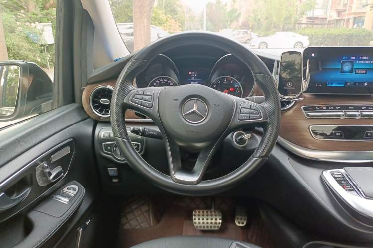 Used Mercedes-Benz V-Class 2021 V 260 L Long Wheelbase Prestige Edition Steering Wheel