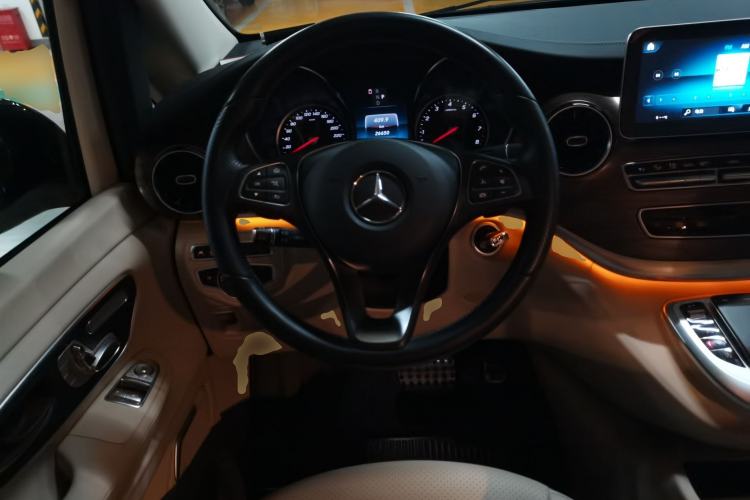 Used Mercedes-Benz V-Class 2021 V 260 L Long-wheelbase Luxury Edition Steering Wheel