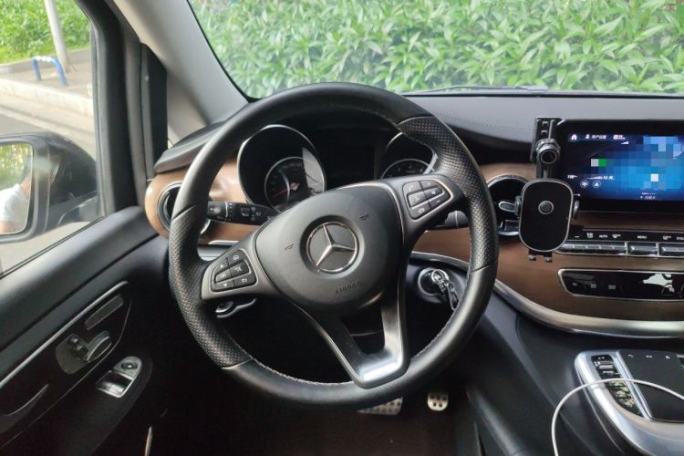 Used Mercedes-Benz V-Class 2021 V 260 Prestige Edition Steering Wheel