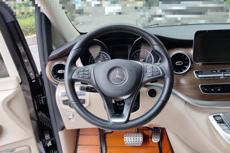 Used Mercedes-Benz V-Class 2021 V 260 Prestige Edition Steering Wheel