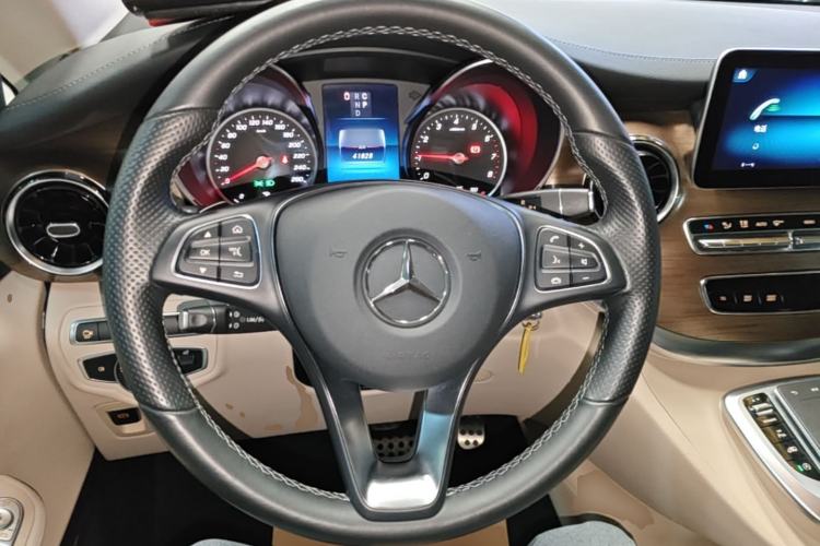 Used Mercedes-Benz V-Class 2021 V 260 Prestige Edition Steering Wheel