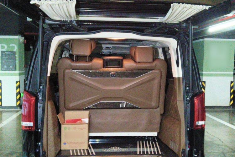 Used Mercedes-Benz V-Class 2021 V 260 Avantgarde Edition Trunk