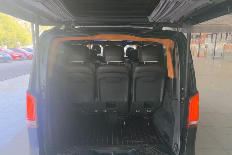 Used Mercedes-Benz V-Class 2021 V 260 Avantgarde Edition Trunk