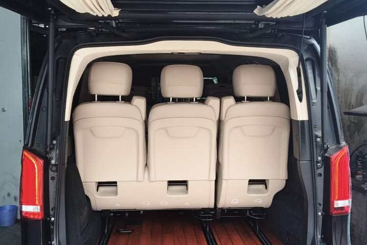 Used Mercedes-Benz V-Class 2021 V 260 L Long-wheelbase Luxury Edition Trunk