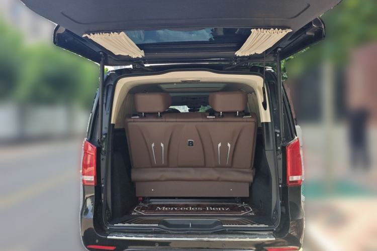 Used Mercedes-Benz V-Class 2021 V 260 L Long-wheelbase Luxury Edition Trunk