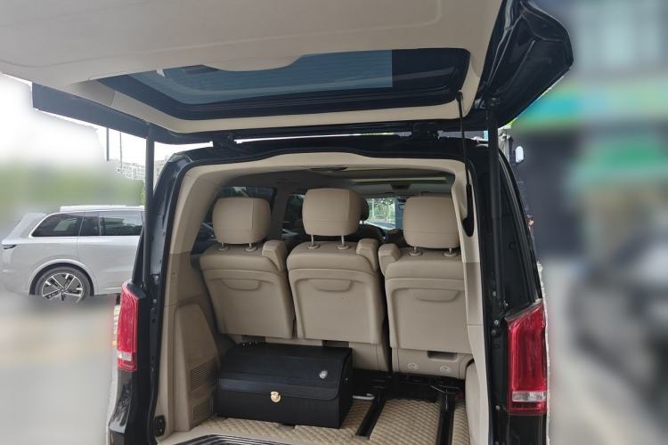 Used Mercedes-Benz V-Class 2021 V 260 L Long-wheelbase Luxury Edition Trunk