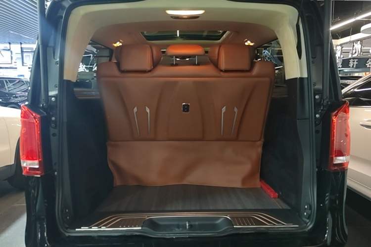 Used Mercedes-Benz V-Class 2021 V 260 L Long Wheelbase Prestige Edition Trunk