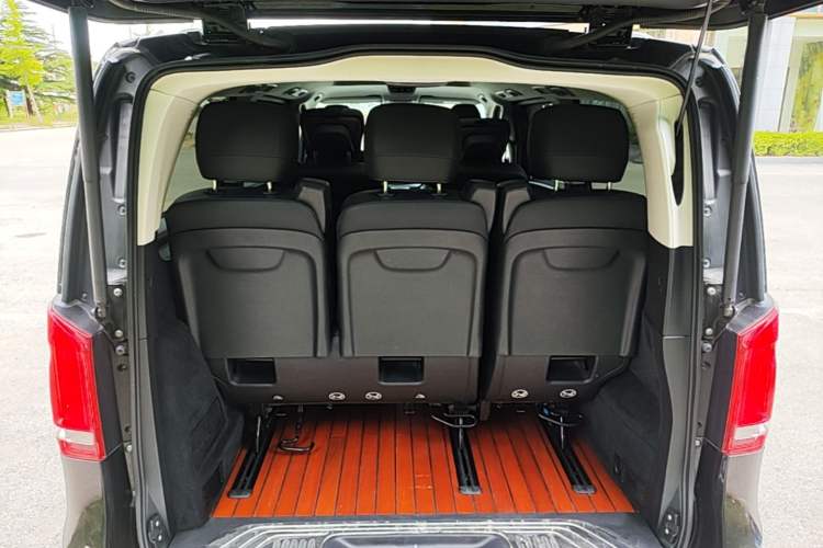Used Mercedes-Benz V-Class 2021 V 260 L Long-wheelbase Luxury Edition Trunk