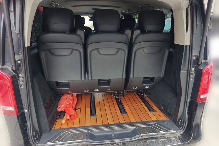 Used Mercedes-Benz V-Class 2021 V 260 Avantgarde Edition Trunk