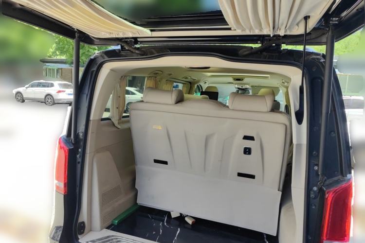 Used Mercedes-Benz V-Class 2021 V 260 Avantgarde Edition Trunk