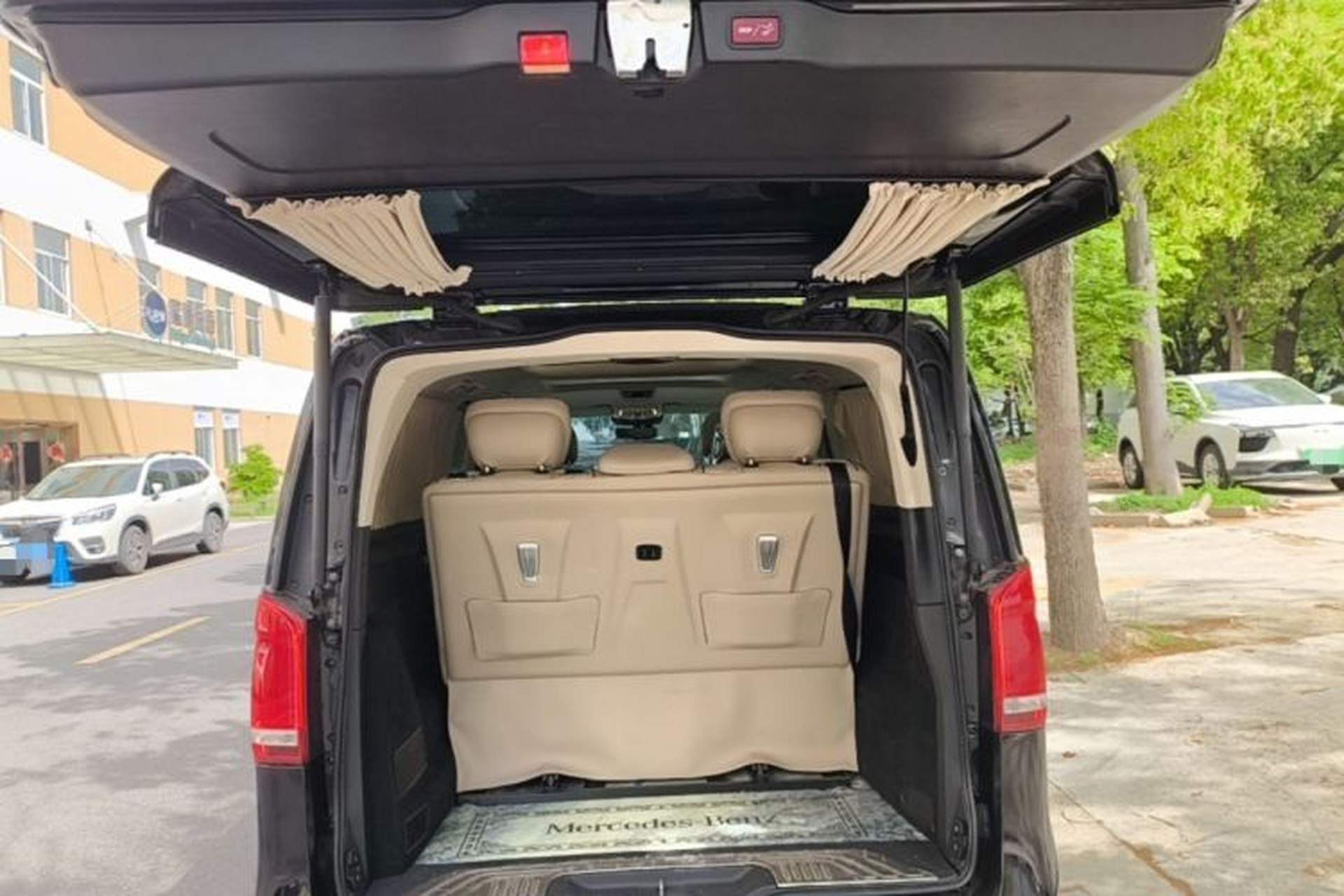 Used Mercedes-Benz V-Class 2021 V 260 L Long-wheelbase Luxury Edition Trunk