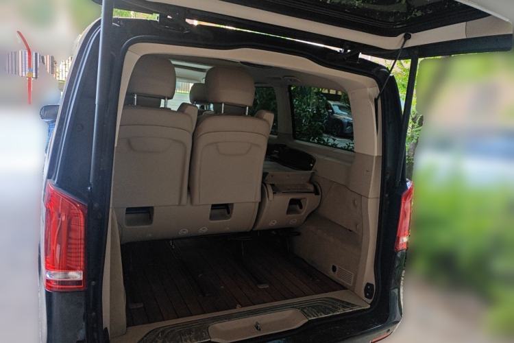 Used Mercedes-Benz V-Class 2021 V 260 Avantgarde Edition Trunk