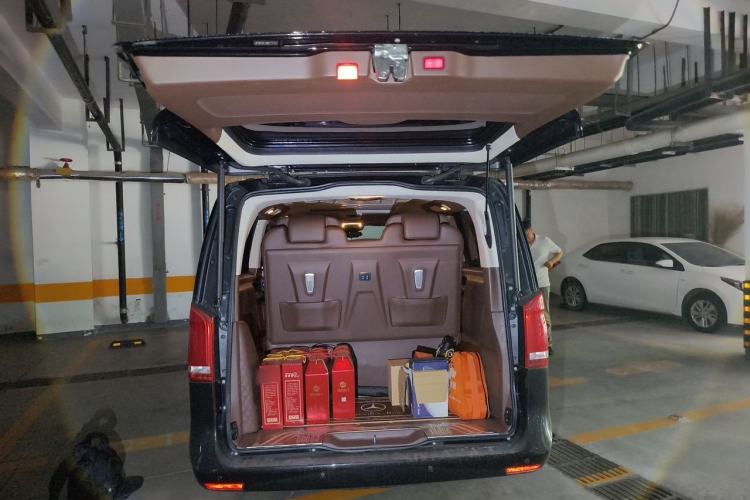 Used Mercedes-Benz V-Class 2021 V 260 L Long Wheelbase Prestige Edition Trunk