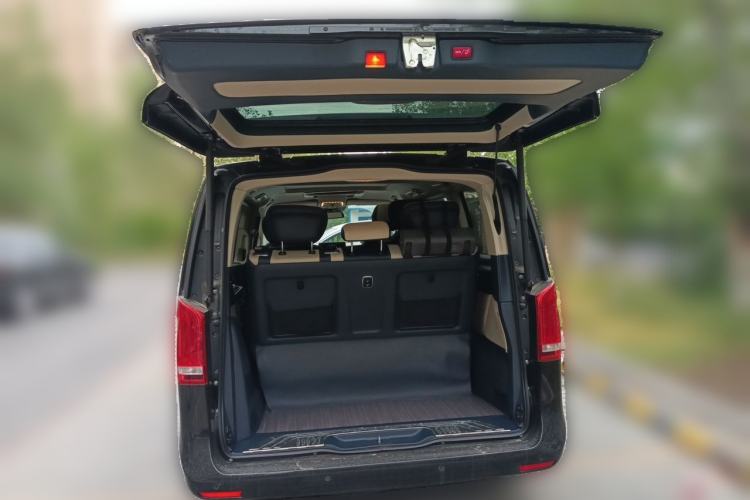 Used Mercedes-Benz V-Class 2021 V 260 Avantgarde Edition Trunk