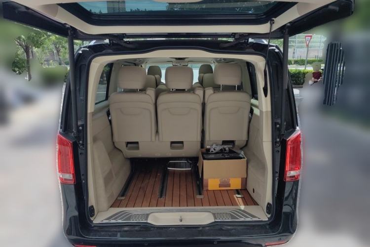 Used Mercedes-Benz V-Class 2021 V 260 Avantgarde Edition Trunk