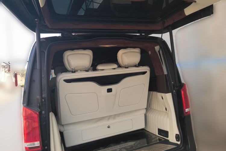Used Mercedes-Benz V-Class 2021 V 260 Avantgarde Edition Trunk