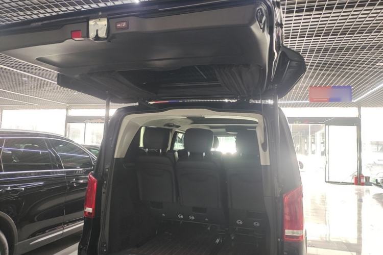 Used Mercedes-Benz V-Class 2021 V 260 L Long-wheelbase Luxury Edition Trunk