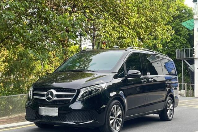 Ojetý Mercedes-Benz V-Class 2021 V 260 Avantgarde Edition