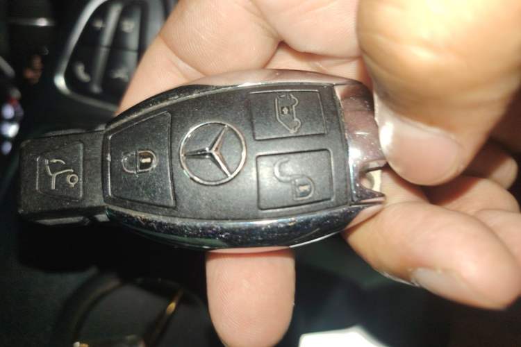 Used Mercedes-Benz V-Class 2021 V 260 L Long Wheelbase Prestige Edition Vehicle Key