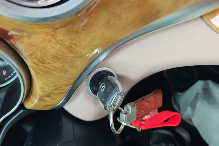 Used Mercedes-Benz V-Class  Vehicle Key