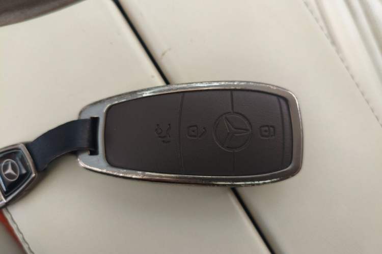 Used Mercedes-Benz V-Class 2021 V 260 L Long Wheelbase Prestige Edition Vehicle Key