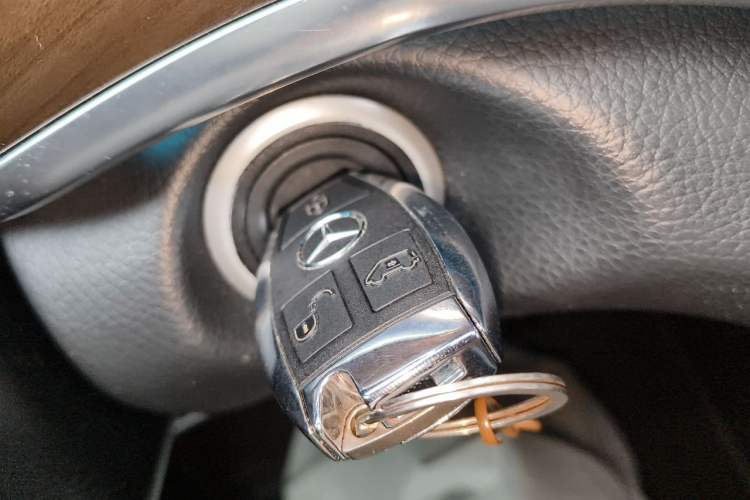 Used Mercedes-Benz V-Class 2021 V 260 L Long-wheelbase Luxury Edition Vehicle Key
