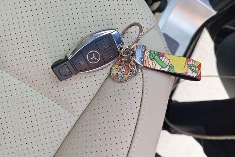 Used Mercedes-Benz V-Class 2021 V 260 Prestige Edition Vehicle Key