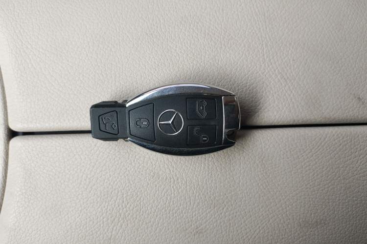 Used Mercedes-Benz V-Class 2021 V 260 Prestige Edition Vehicle Key