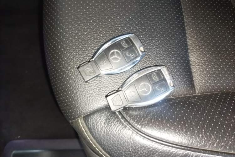 Used Mercedes-Benz V-Class 2021 V 260 Prestige Edition Vehicle Key