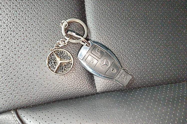 Used Mercedes-Benz V-Class 2021 V 260 L Long-wheelbase Luxury Edition Vehicle Key