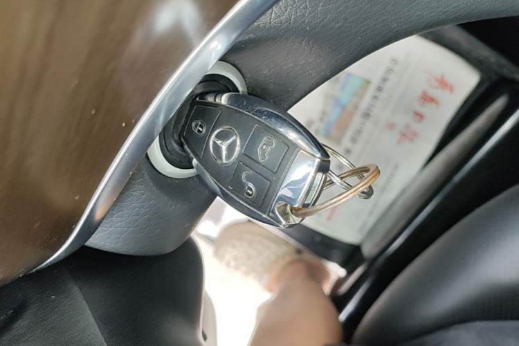 Used Mercedes-Benz V-Class 2021 V 260 L Long-wheelbase Luxury Edition Vehicle Key