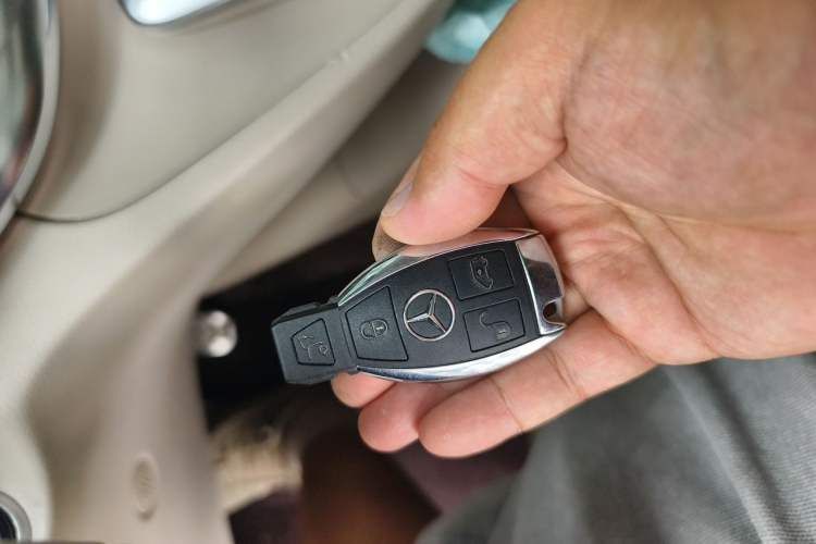 Used Mercedes-Benz V-Class 2021 V 260 L Long-wheelbase Luxury Edition Vehicle Key