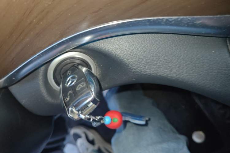Used Mercedes-Benz V-Class 2021 V 260 Prestige Edition Vehicle Key