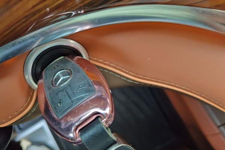 Used Mercedes-Benz V-Class 2021 V 260 L Long Wheelbase Prestige Edition Vehicle Key