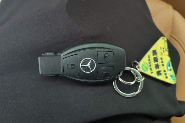 Used Mercedes-Benz V-Class 2021 V 260 L Long Wheelbase Prestige Edition Vehicle Key