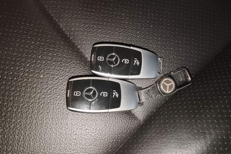 Used Mercedes-Benz V-Class 2021 V 260 Prestige Edition Vehicle Key