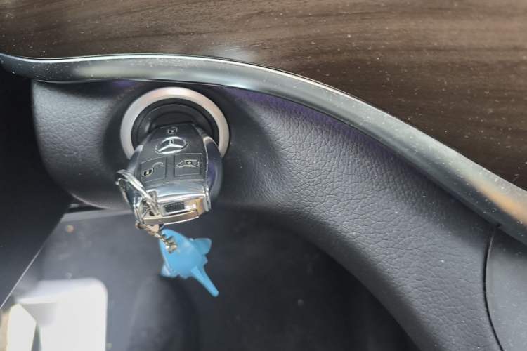 Used Mercedes-Benz V-Class 2021 V 260 L Long Wheelbase Prestige Edition Vehicle Key