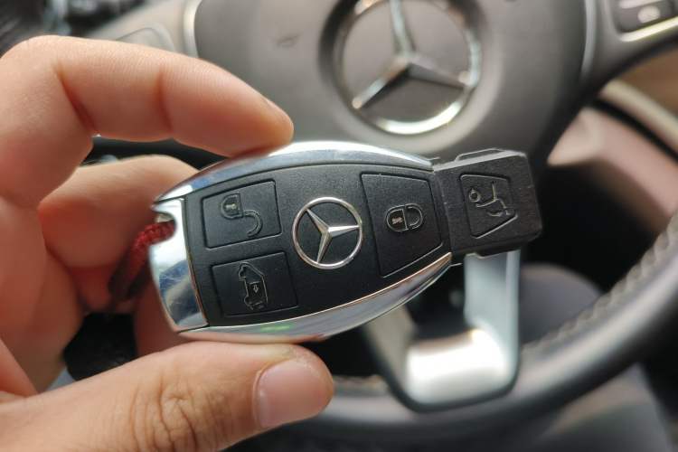 Used Mercedes-Benz V-Class 2021 V 260 L Long-wheelbase Luxury Edition Vehicle Key