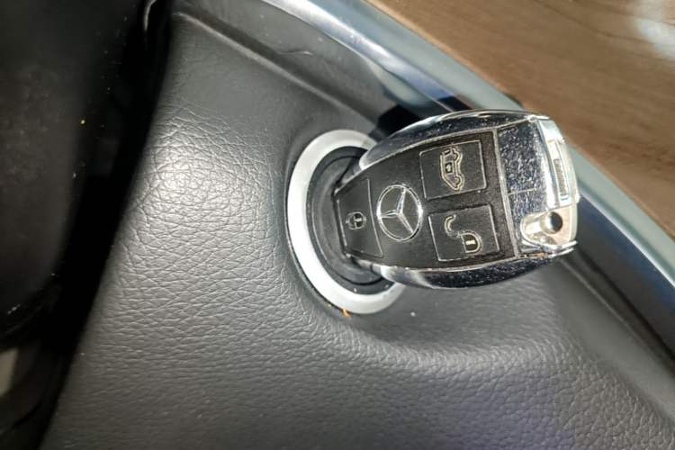 Used Mercedes-Benz V-Class 2021 V 260 L Long Wheelbase Prestige Edition Vehicle Key