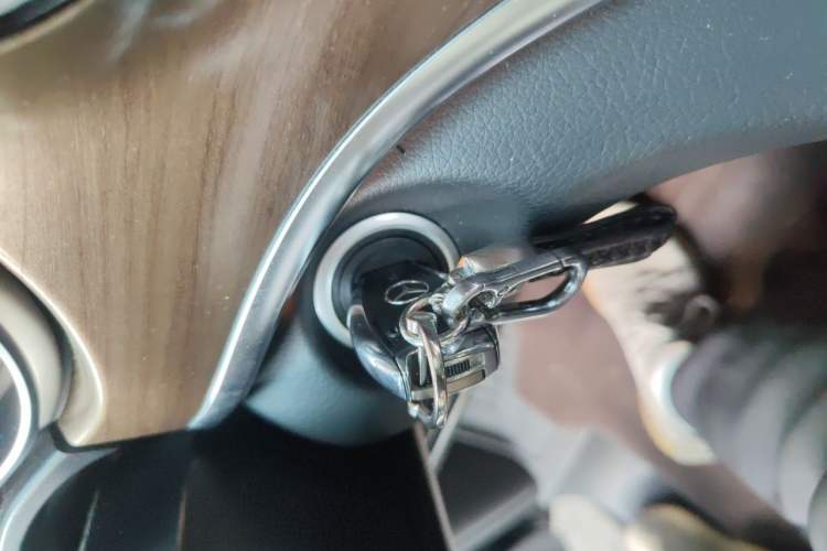Used Mercedes-Benz V-Class 2021 V 260 Prestige Edition Vehicle Key