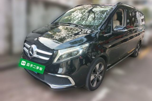 Ojetý Mercedes-Benz V-Class 2021 V 260 Prestige Edition
