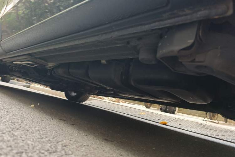 Used Mercedes-Benz V-Class 2021 V 260 Avantgarde Edition Chassis Rear Left