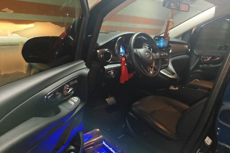 Used Mercedes-Benz V-Class 2021 V 260 Avantgarde Edition Driver Seat