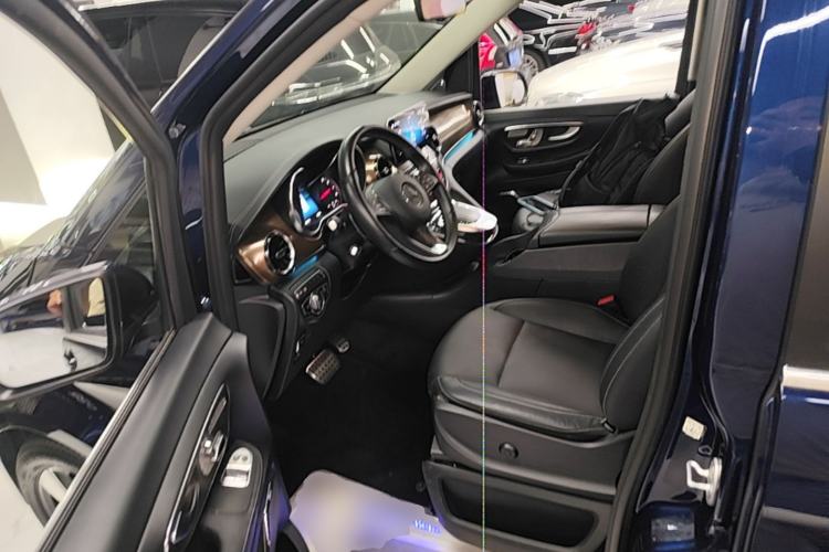 Used Mercedes-Benz V-Class 2021 V 260 L Long Wheelbase Prestige Edition Driver Seat