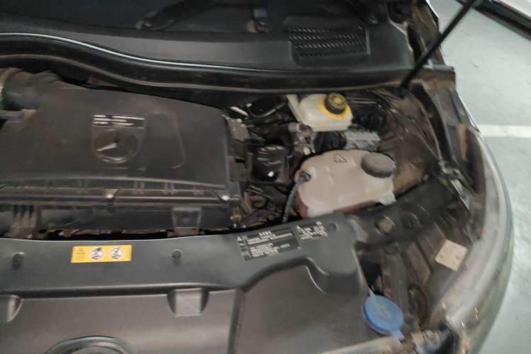 Used Mercedes-Benz V-Class 2021 V 260 Avantgarde Edition Engine Bay Left