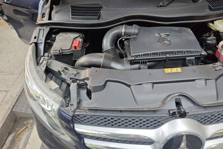 Used Mercedes-Benz V-Class 2021 V 260 Avantgarde Edition Engine Bay Right