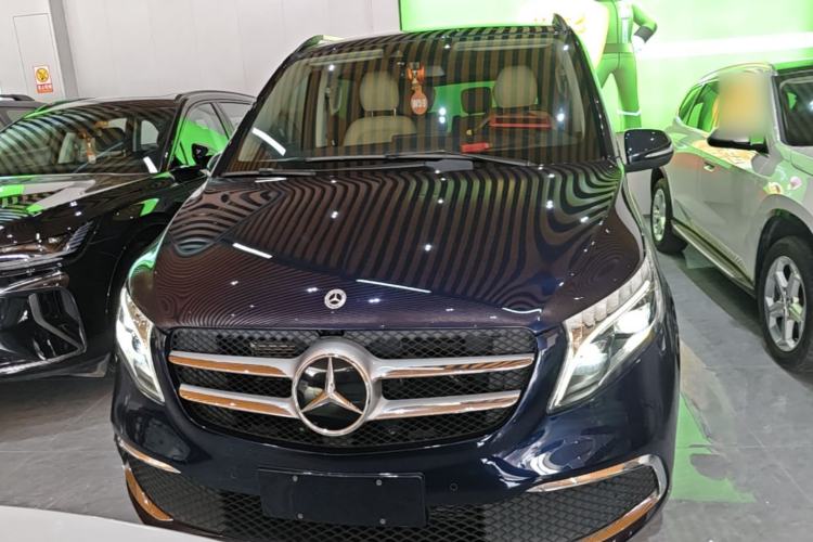 Used Mercedes-Benz V-Class 2021 V 260 Avantgarde Edition Front