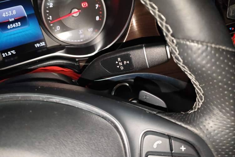 Used Mercedes-Benz V-Class 2021 V 260 Avantgarde Edition Gear Lever