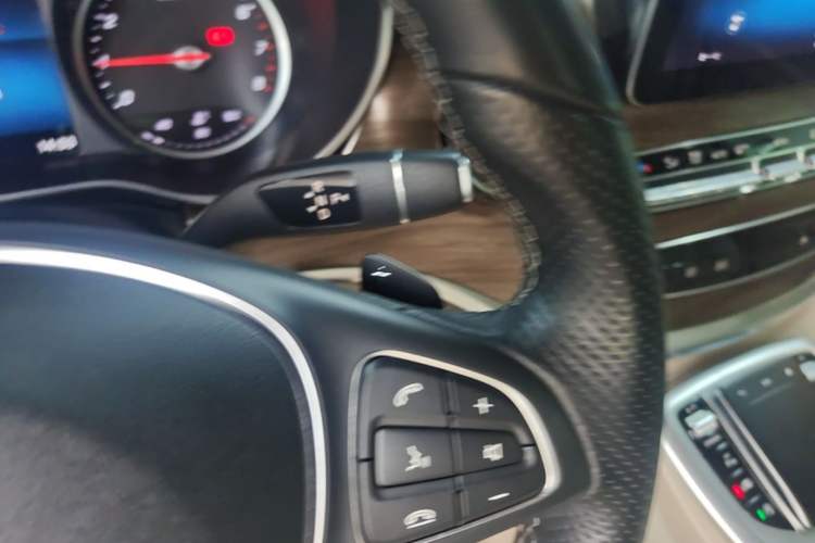 Used Mercedes-Benz V-Class 2021 V 260 L Long Wheelbase Prestige Edition Gear Lever